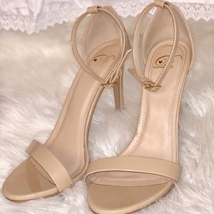 NUDE HEELS